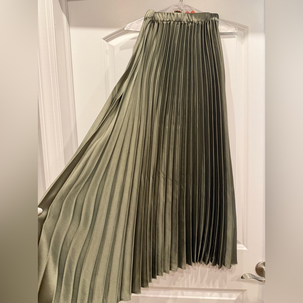 ASOS Olive Pleated Maxi Skirt - Picture 2 of 3